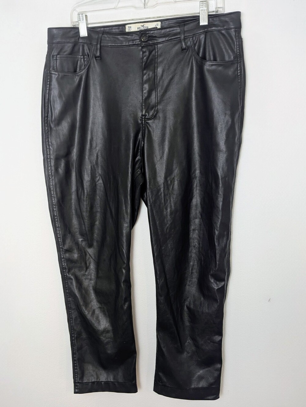 Hollister Ultra High-Rise Black Faux Leather cropped Pants Pocket W32 inseam 24"